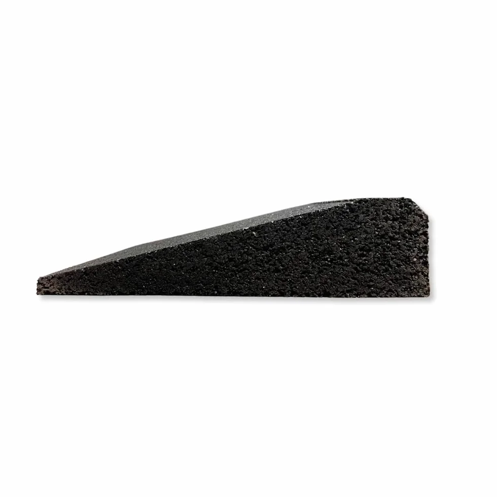 bepco Bordsteinkanten-Rampe, LxBxH: 100 x 25 x 4 cm aus Gummi (schwarz) Auffahrrampe,Türschwellenrampe, mit eingelagerten Unterlegscheiben zur Befestigung