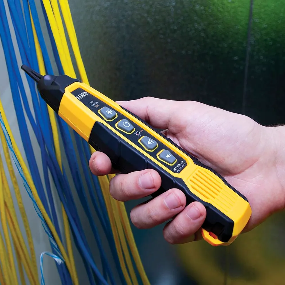 Klein Tools VDV500-123 | Leitungssuchsonde | Wire Tracer mit LED-Arbeitslicht | Für Ethernet, Telefon (RJ11/RJ12), Netzwerk (RJ45), Koaxial-, Lautsprecher- und Datenkabel